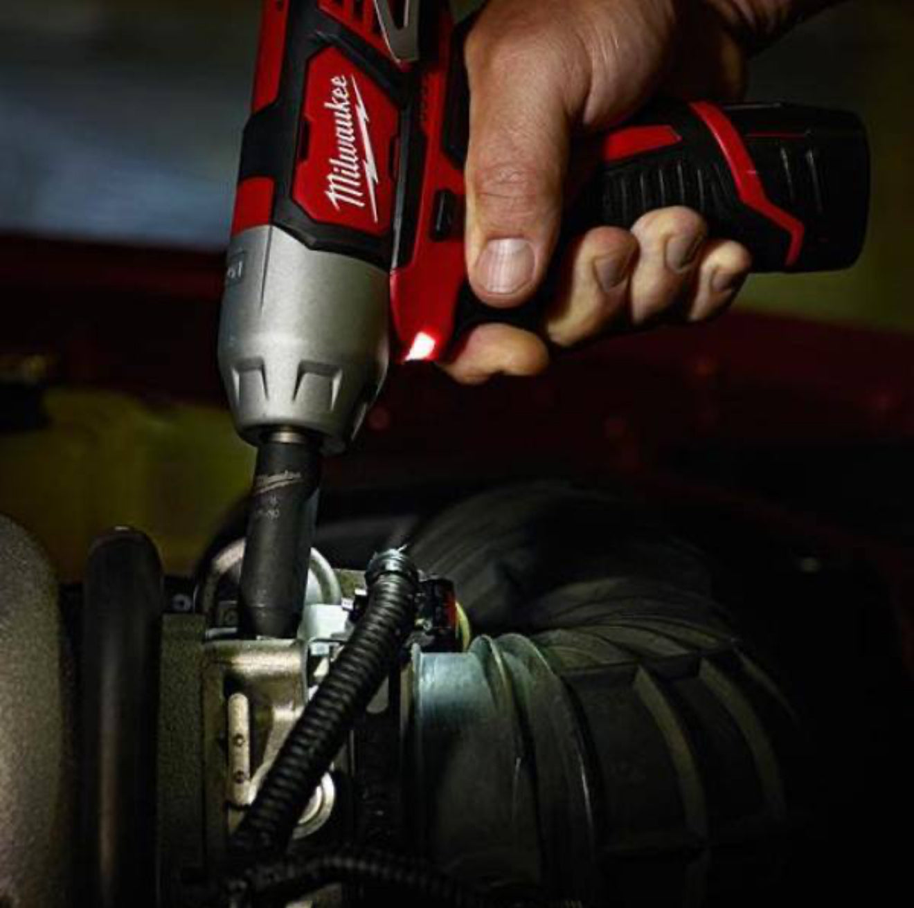Milwaukee M12 Cordless 3/8” Impact Wrench (2463-20)