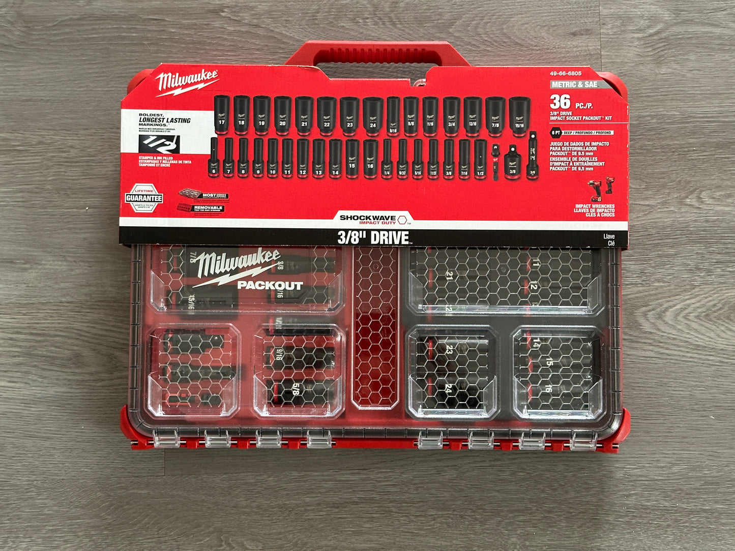 Milwaukee SHOCKWAVE Impact-Duty Juego de dados PACKOUT de impacto de pozo profundo métrico y SAE de 3/8” (36 piezas)