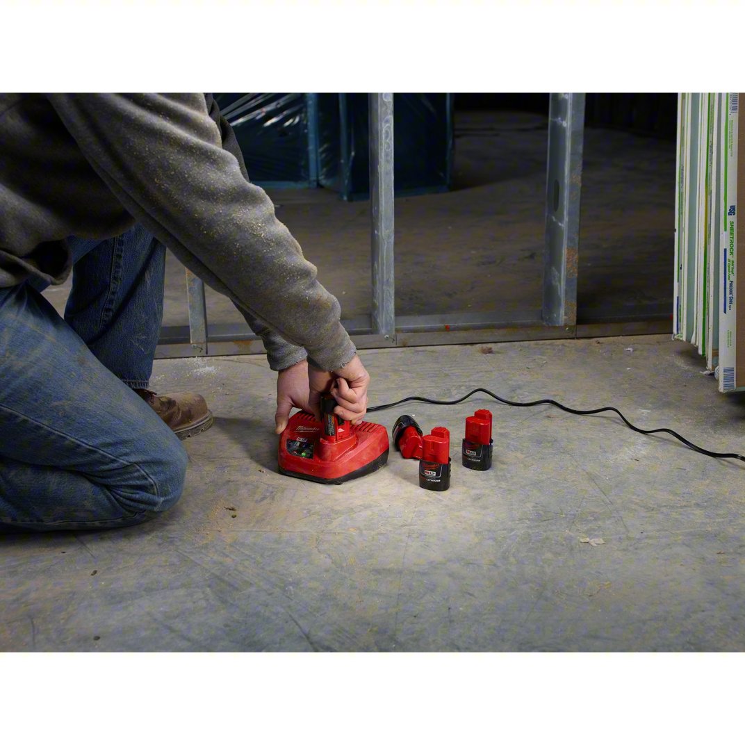 Milwaukee_M12_Battery_Charger