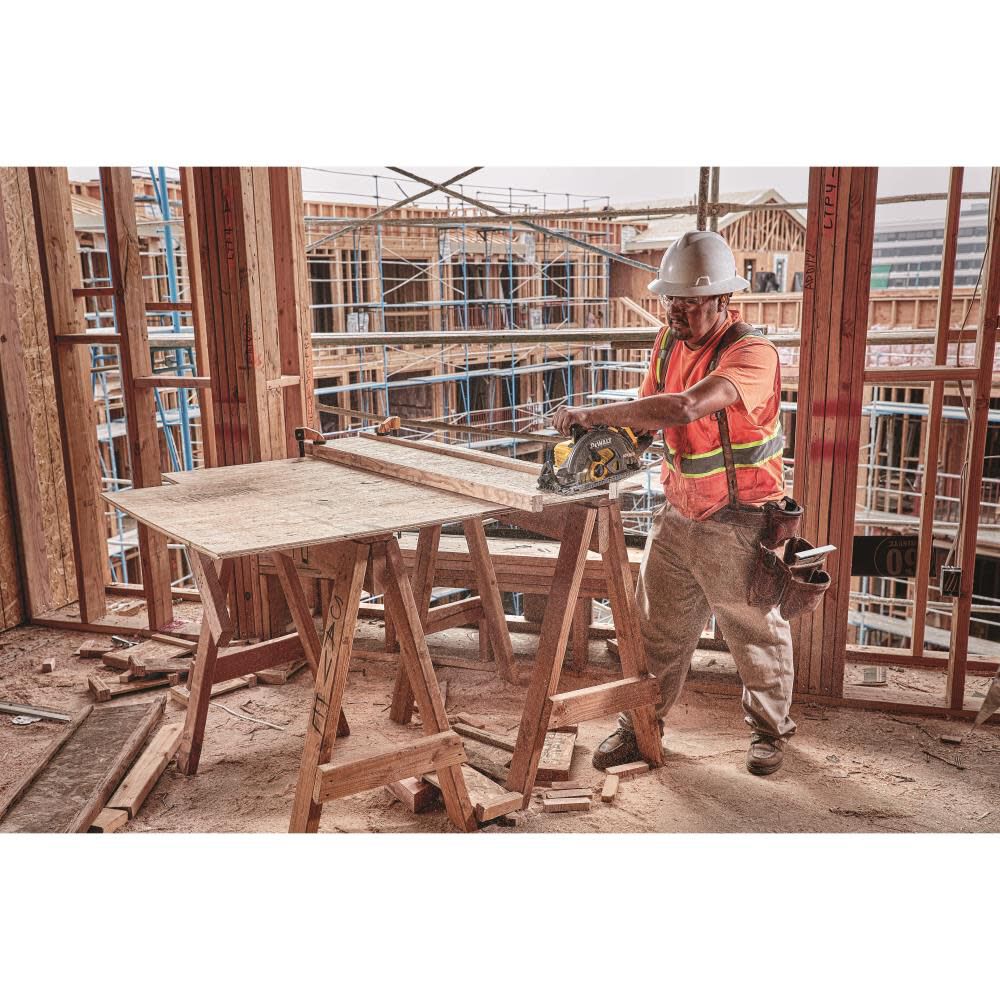 DEWALT FLEXVOLT Rear Handle Framing Saw