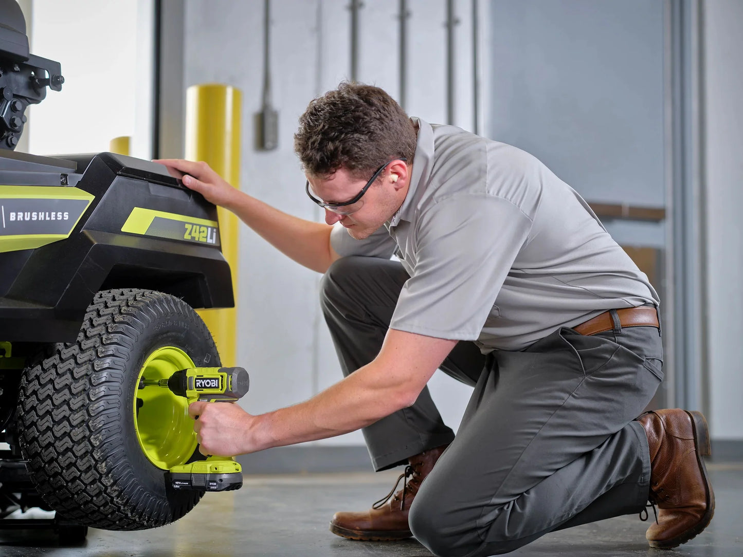 RYOBI ONE+ 18V Cordless 3/8" Impact Wrench (PCL250B)