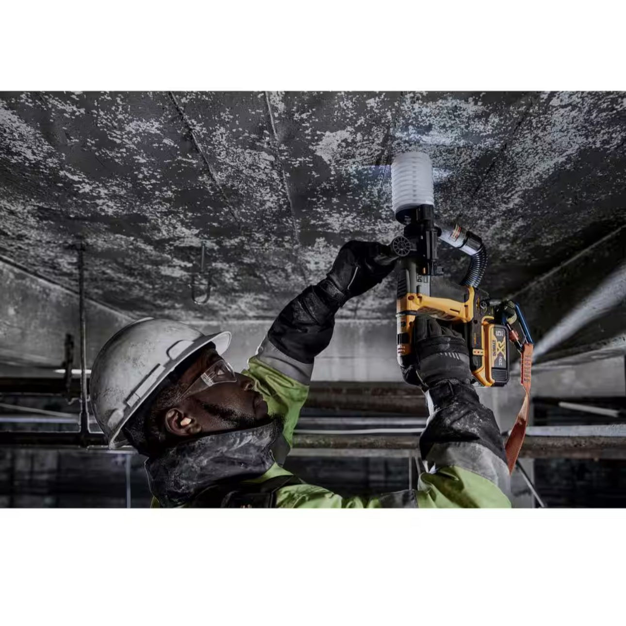 DEWALT ATOMIC cordless rotary hammer for masonry and construction
