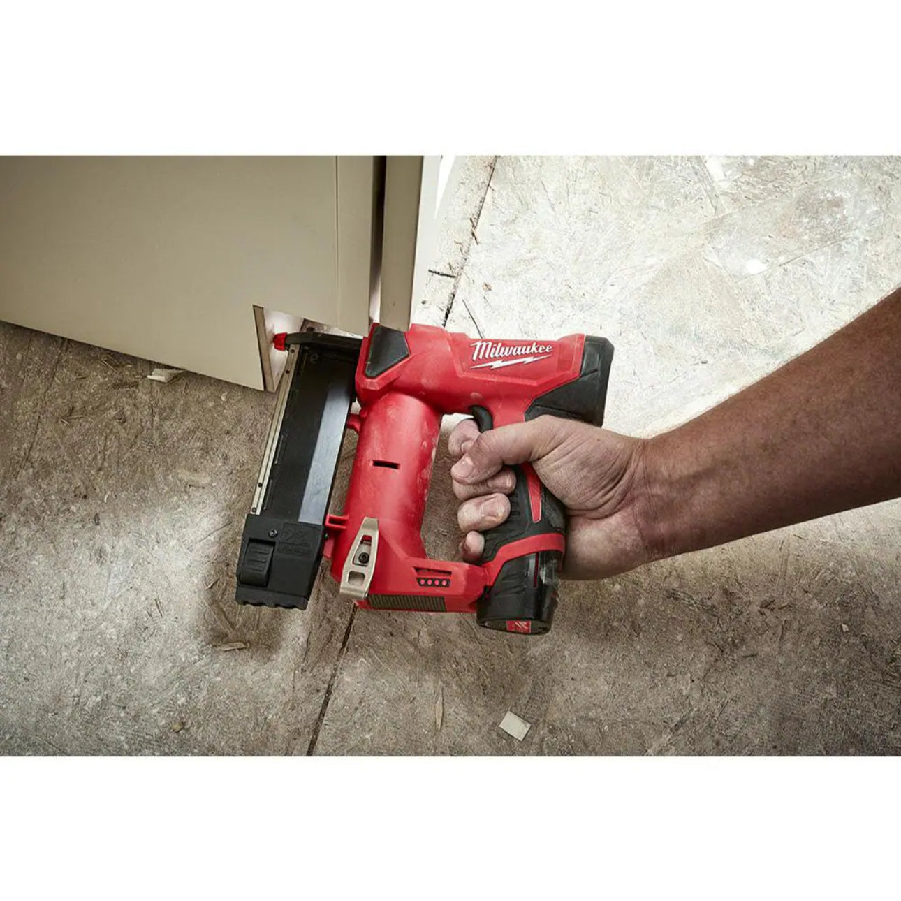 Milwaukee 23-gauge cordless pin nailer 