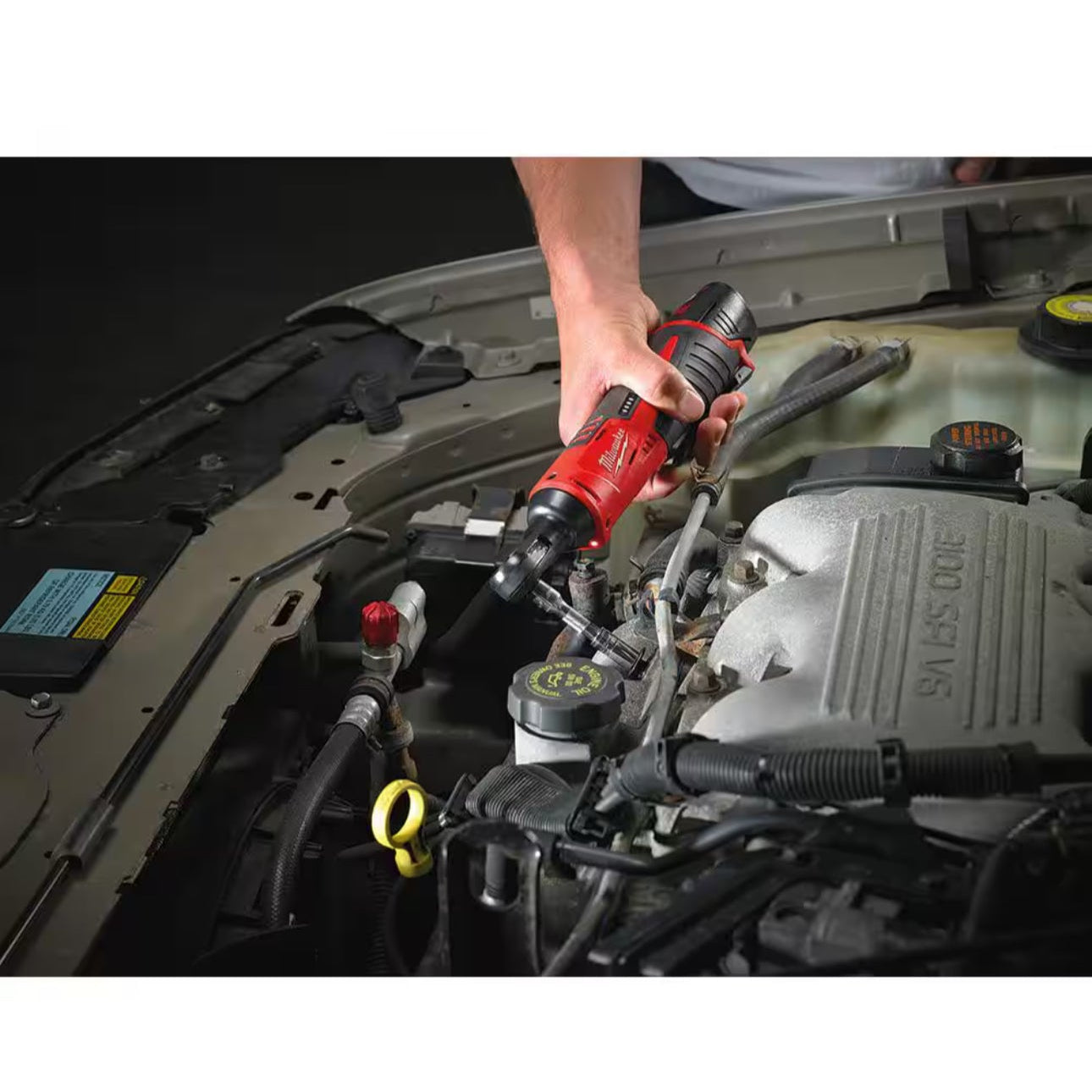 Milwaukee M12 2457-20 Ratchet for Automotive Maintenance, Engine Repair, and Tight Spaces