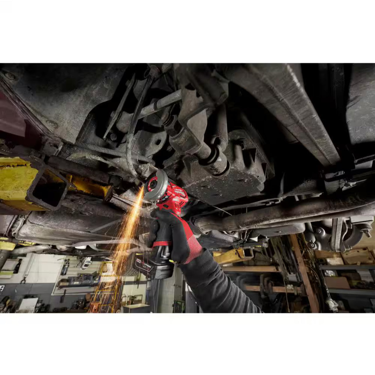 Milwaukee M12 Multi-Material Cutting Tool