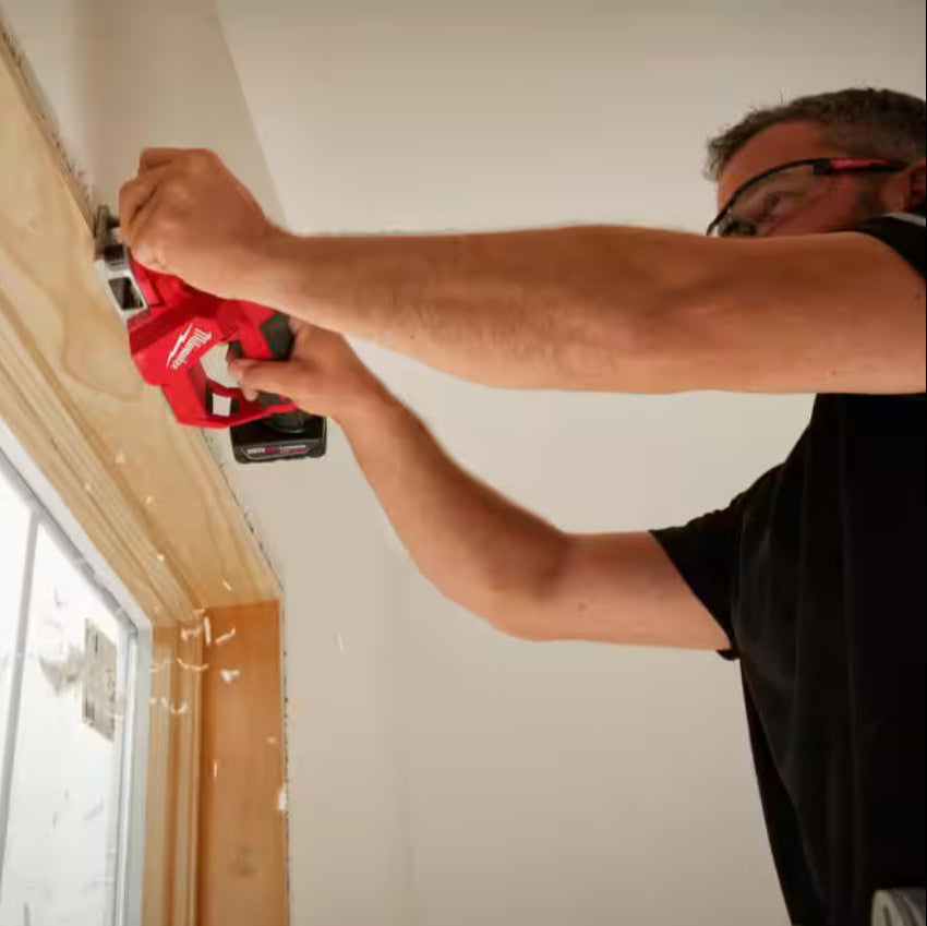 Milwaukee M12 Woodworking Planer