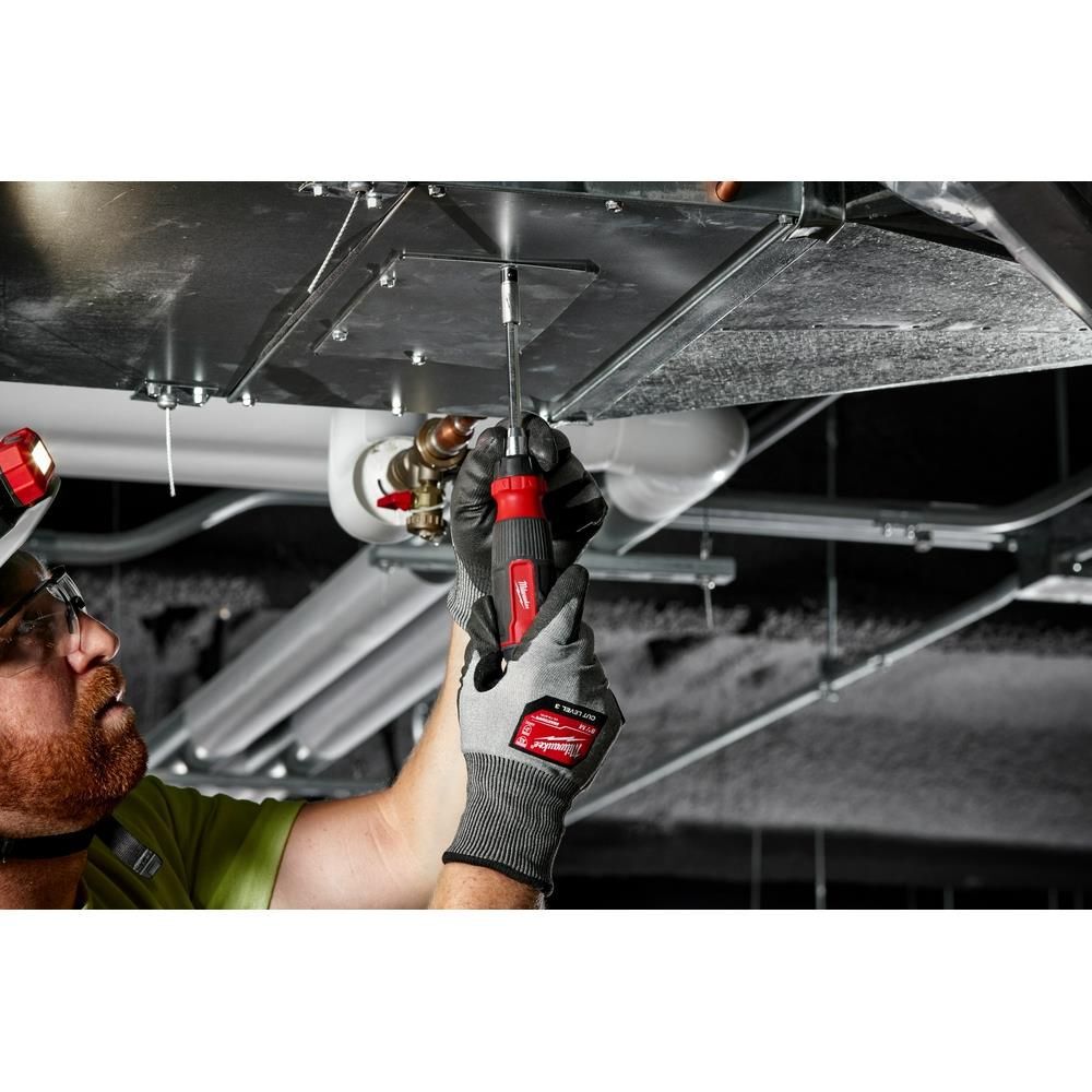 Milwaukee Ratcheting Screwdriver with Interchangeable Bits